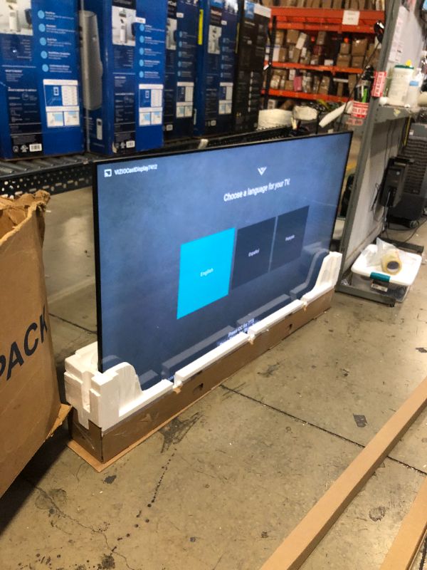 Photo 1 of VIZIO - 75" Class MQ6 Series 4K QLED HDR Smart TV
