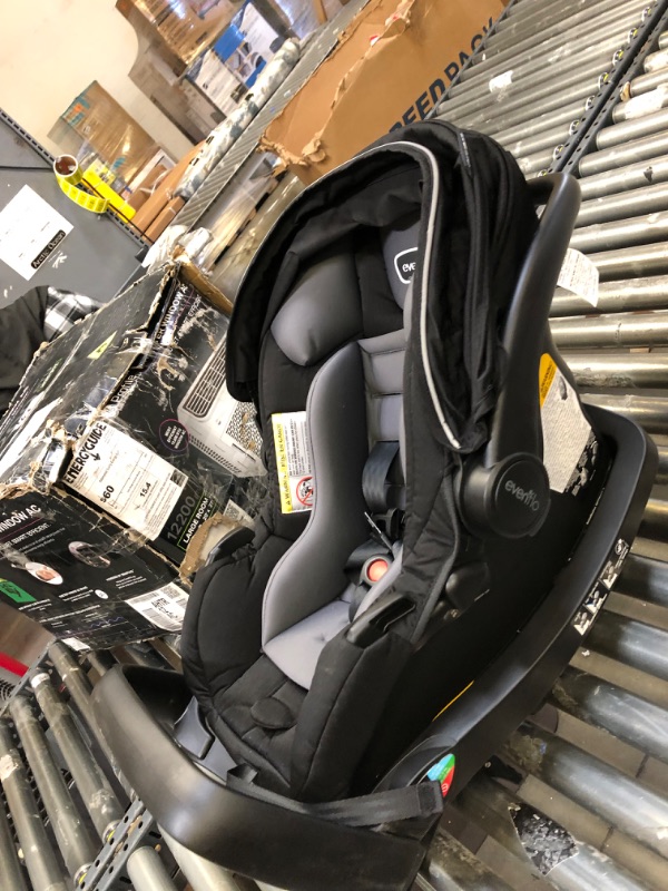 Photo 2 of Evenflo Pivot Xpand Modular Travel System with LiteMax Infant Car Seat with Anti-Rebound Bar (Ayrshire Black)
                         CAR SEAT ONLY ---VEIW PICTURES 