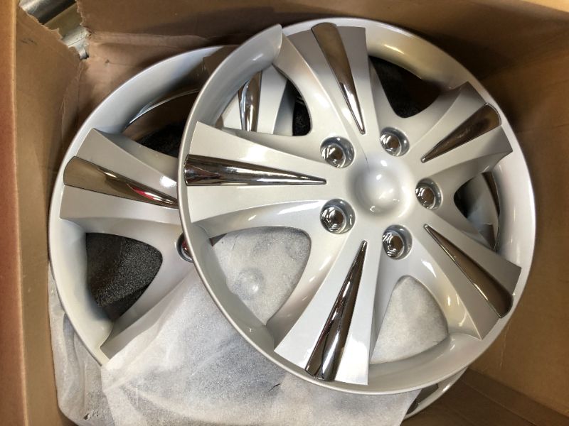 Photo 2 of Custom Accessories 96411 GT-5 Silver 15" Wheel Cover, Pack of 4 - - -  ONE IS CRACKED 