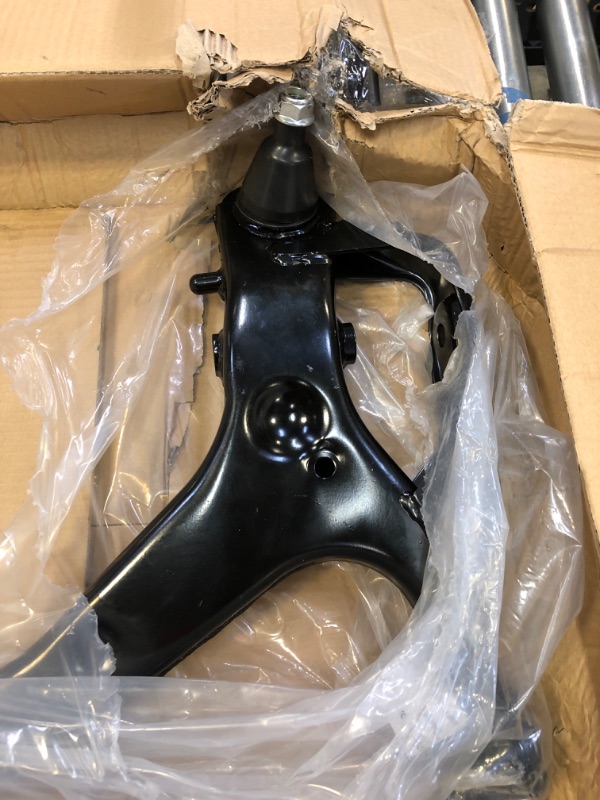 Photo 1 of A-Premium Front Right Lower Control Arm, with Ball Joint & Bushing, Compatible with Land Rover LR3 2005 2006 2007 2008 2009, Replace # 521554 CMS101146