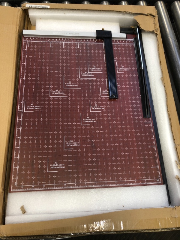 Photo 3 of Heavy Duty Guillotine Paper Cutter, A3 Large Paper Trimmer Blade Gridded Photo Guillotine Craft Machine, 18 inch Cut Length, 18.9" x 15.0" (Use for A2-A7) A3 Red