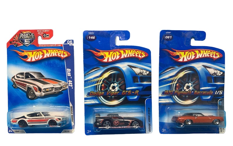Photo 1 of 985360…3 hot wheels die cast muscle cars 