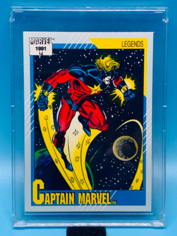 Photo 1 of 985523…1991 marvel legends Captain Marvel card 138  in hard plastic case 