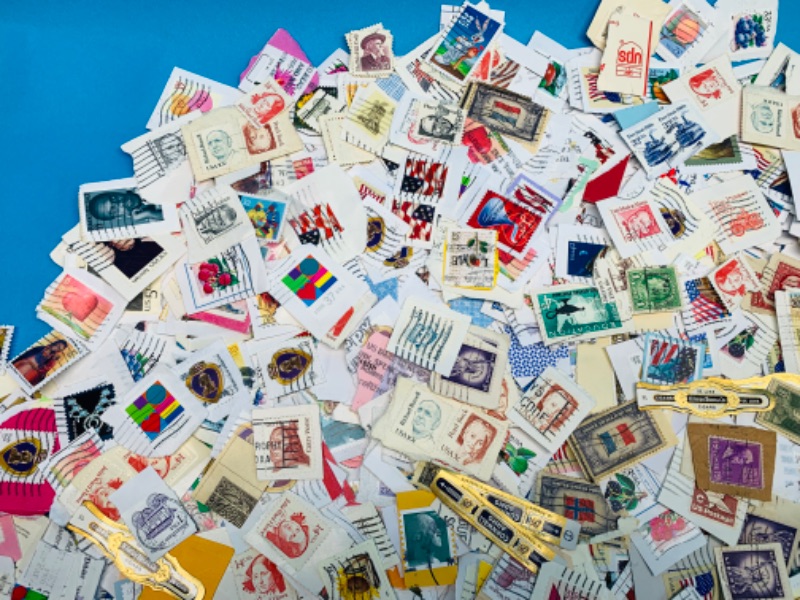 Photo 4 of 985572…hundreds and hundreds of misc used stamps