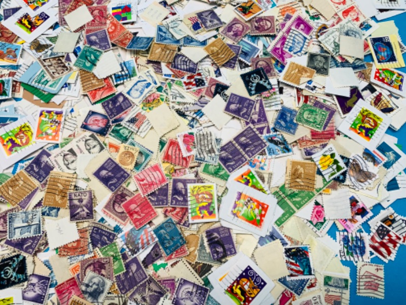 Photo 4 of 985574… hundreds of miscellaneous used stamps 