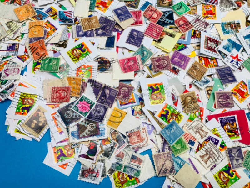 Photo 3 of 985575… hundreds of miscellaneous used stamps 