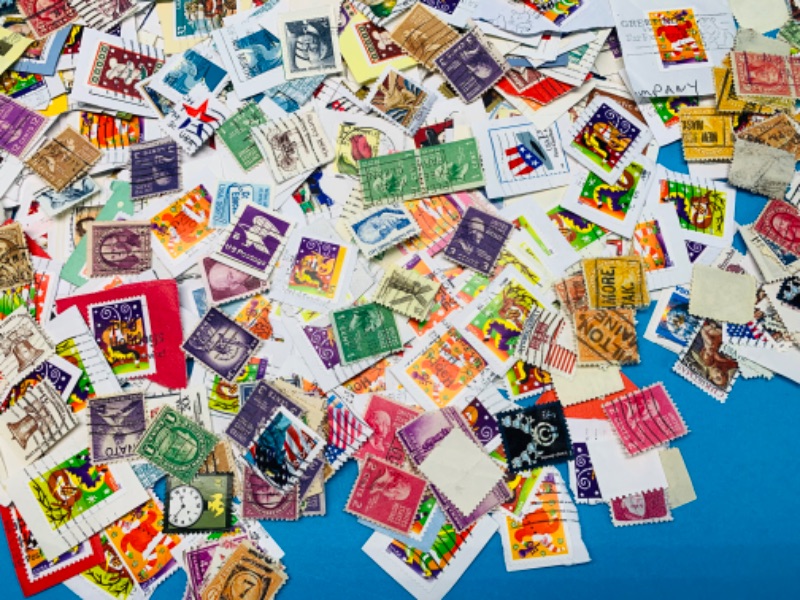 Photo 5 of 985575… hundreds of miscellaneous used stamps 