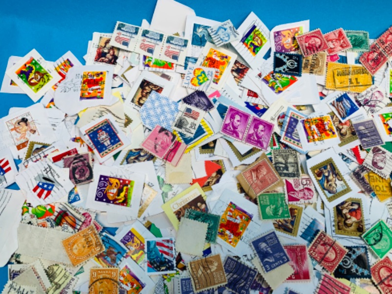 Photo 2 of 985575… hundreds of miscellaneous used stamps 