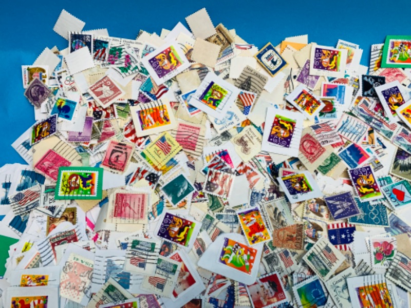 Photo 5 of 985576…hundreds of miscellaneous used stamps 