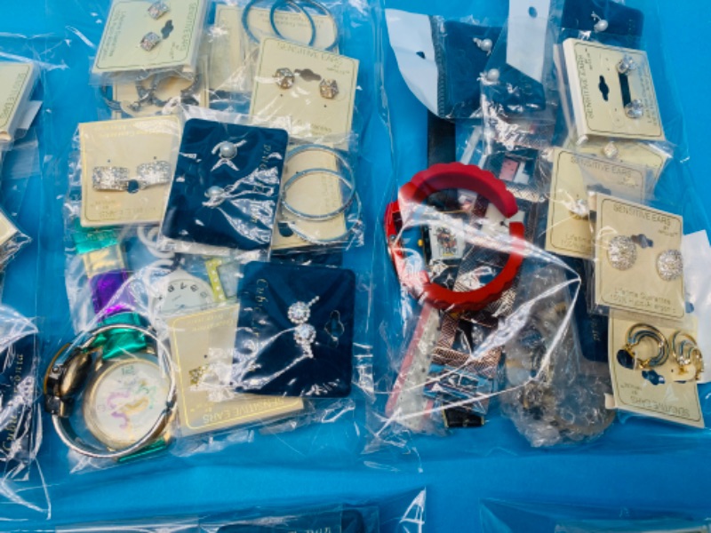 Photo 2 of 985649…4 pounds of fashion watches and earrings-watches need batteries replaced - jewelry -pierced earrings 