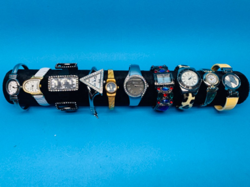 Photo 1 of 985658… 10 ladies fashion cuff watches-need batteries replaced 
