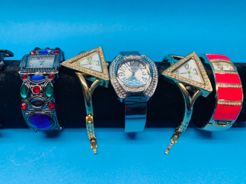 Photo 3 of 985659…8 ladies fashion watches-need batteries replaced 