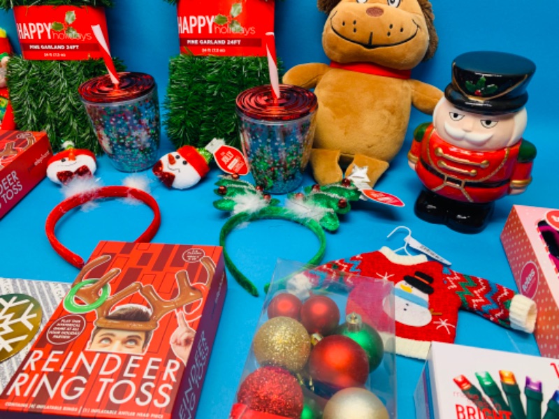 Photo 3 of 985727…Christmas and holiday items