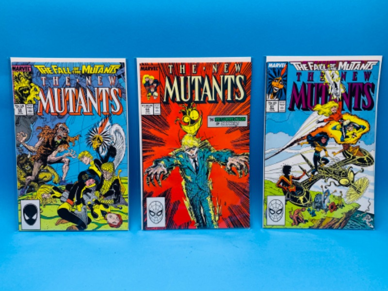 Photo 1 of 985746…3 vintage new mutants  comics in plastic sleeves 