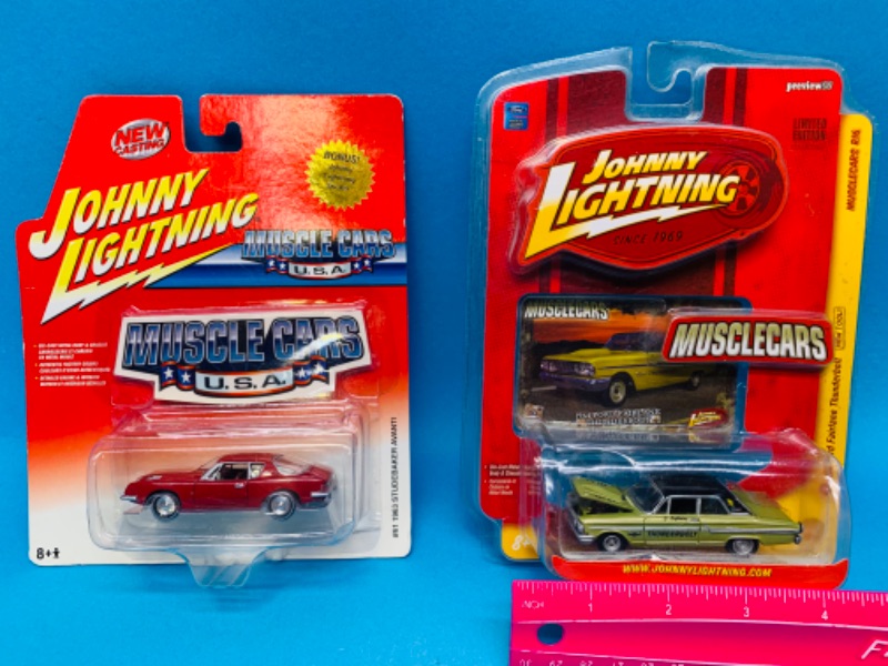 Photo 1 of 985766…2 Johnny Lightning die cast muscle cars 