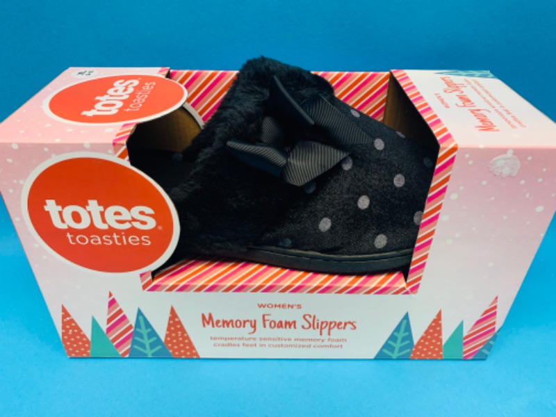 Photo 1 of 985788… woman’s size XL 9-10 memory foam slippers 