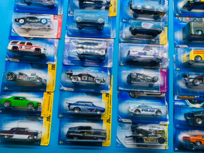 Photo 6 of 985805…48 Hot Wheels die cast cars