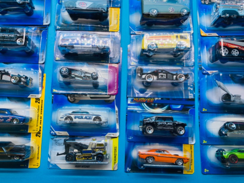 Photo 4 of 985805…48 Hot Wheels die cast cars