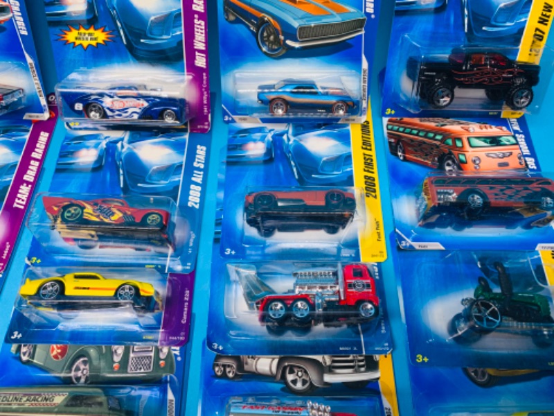 Photo 5 of 985805…48 Hot Wheels die cast cars