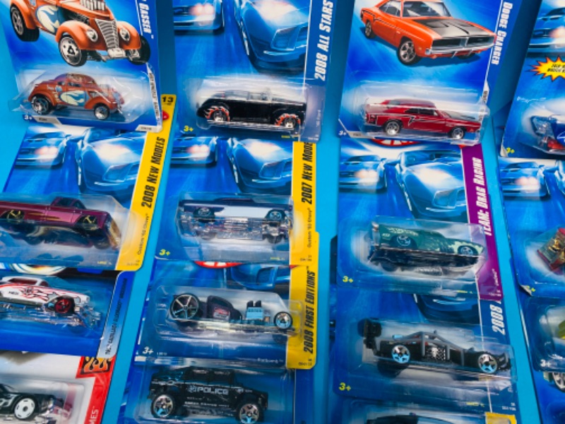 Photo 7 of 985805…48 Hot Wheels die cast cars