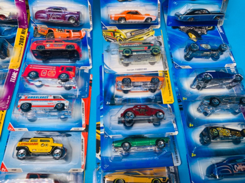 Photo 3 of 985807…48 Hot Wheels die cast cars