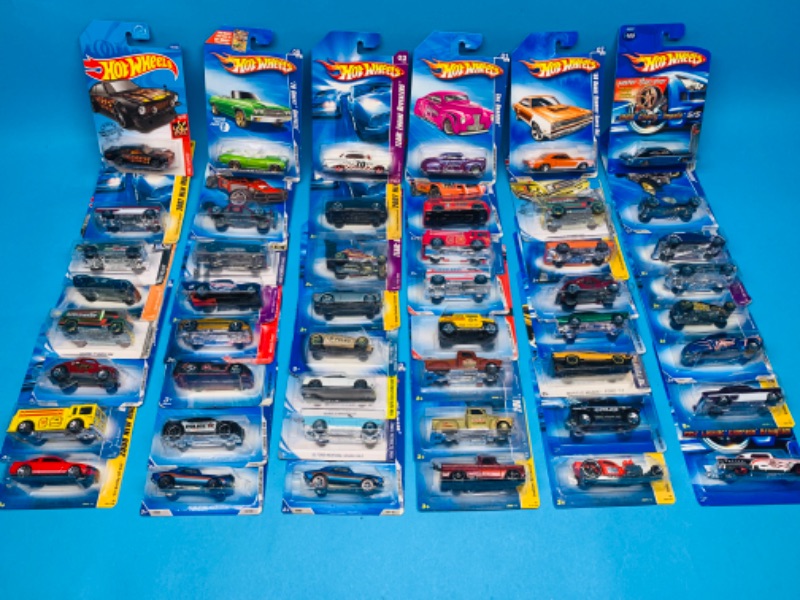 Photo 1 of 985807…48 Hot Wheels die cast cars