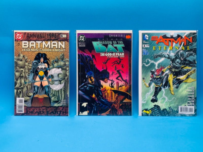 Photo 1 of 985821…3 Batman comics in plastic sleeves 