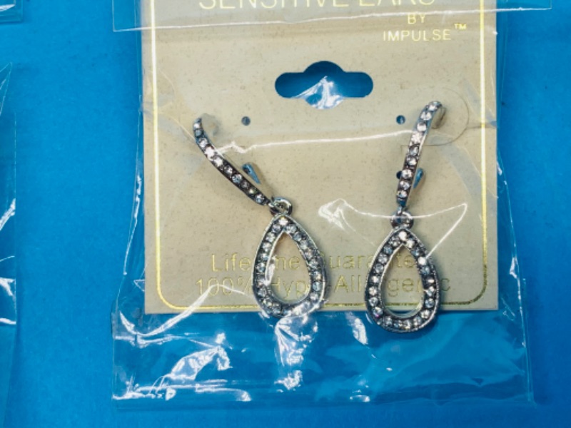 Photo 2 of 985834… 6 pairs of pierced earrings 