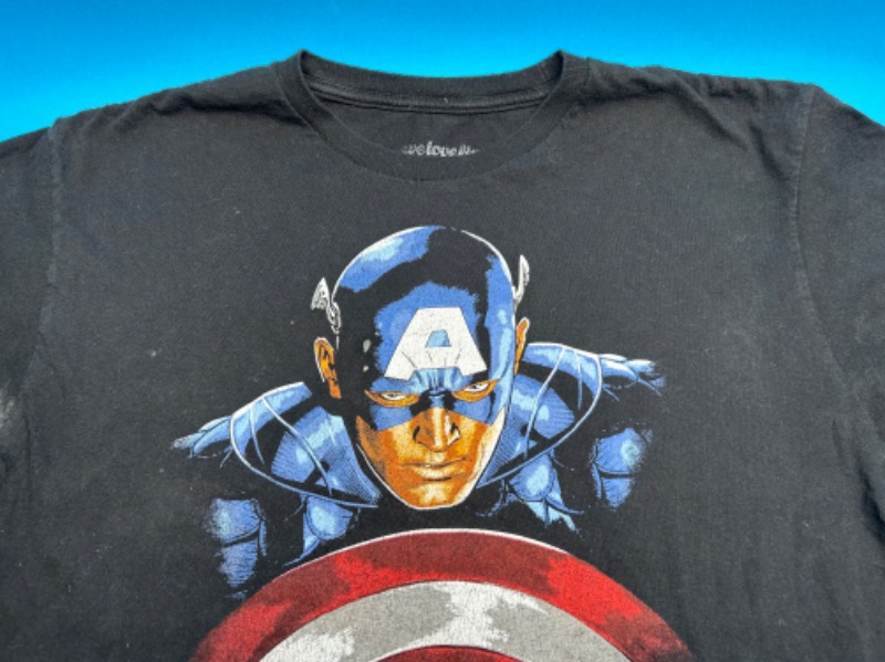 Photo 1 of 986899…size Large used Captain America t-shirt 