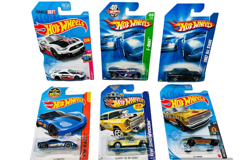 Photo 1 of 986912…6 hot wheels die cast cars 