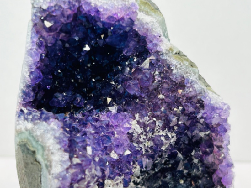 Photo 3 of 986937…3” amethyst geode rock