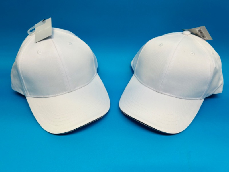 Photo 1 of 987013…2 baseball caps - one size
