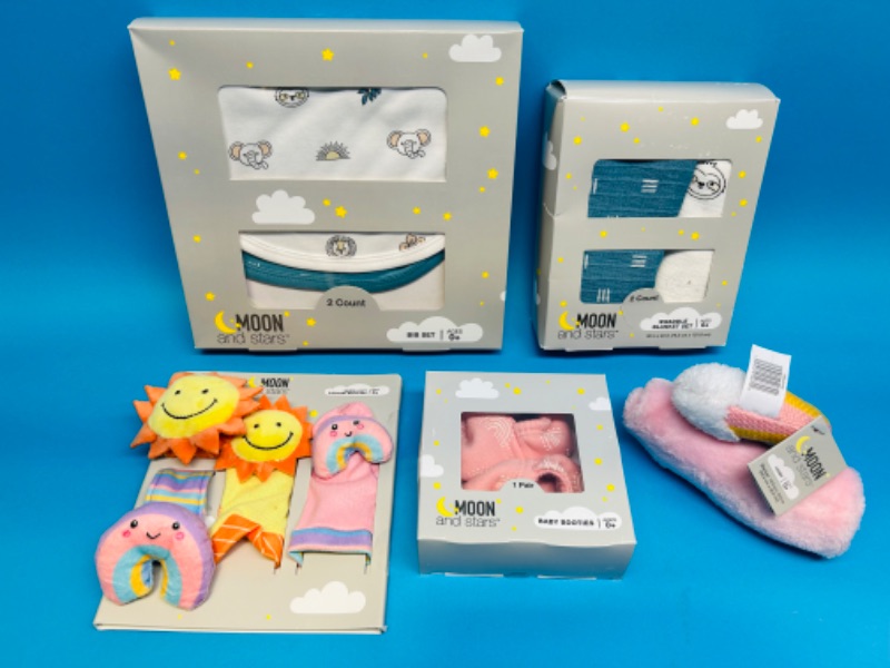 Photo 1 of 987043…infant items 