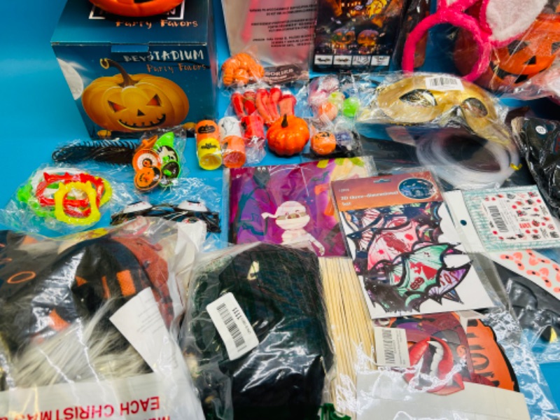 Photo 4 of 987174…Halloween items 