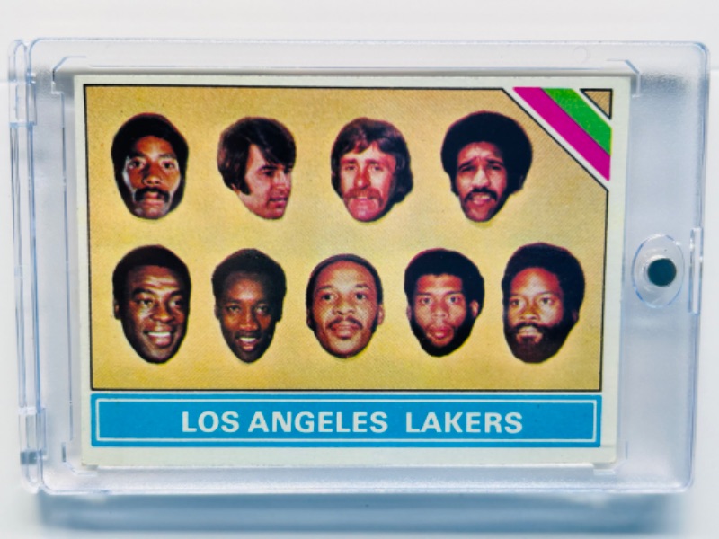 Photo 1 of 987395…1975 Los Angeles Lakers checklist card 212  in hard plastic case