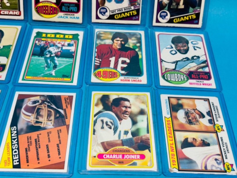 Photo 3 of 987406…15 Football trading cards in hard plastic sleeves 