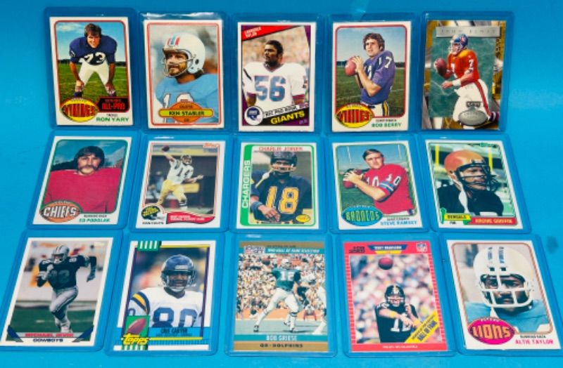 Photo 1 of 987408…15 football trading cards in hard plastic sleeves 
