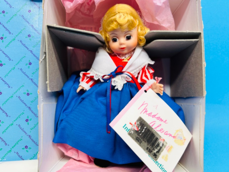 Photo 2 of 987454…vintage Madame Alexander doll with box