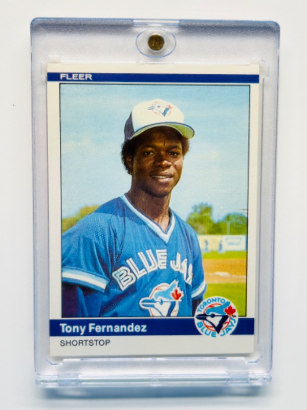 Photo 1 of 987484…Tony Fernandez rookie card 152  in hard plastic case 