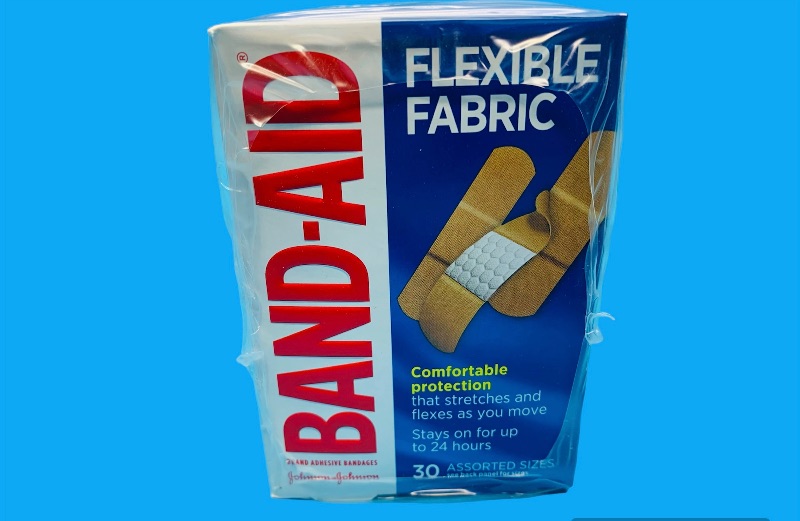 Photo 4 of 987657… 6 boxes o flexible fabric bandaids 30 per box assorted sizes 