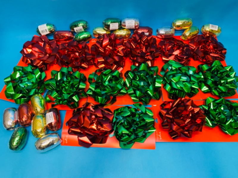 Photo 1 of 987753…16 large metallic bows and 20 curling ribbons for wrapping 