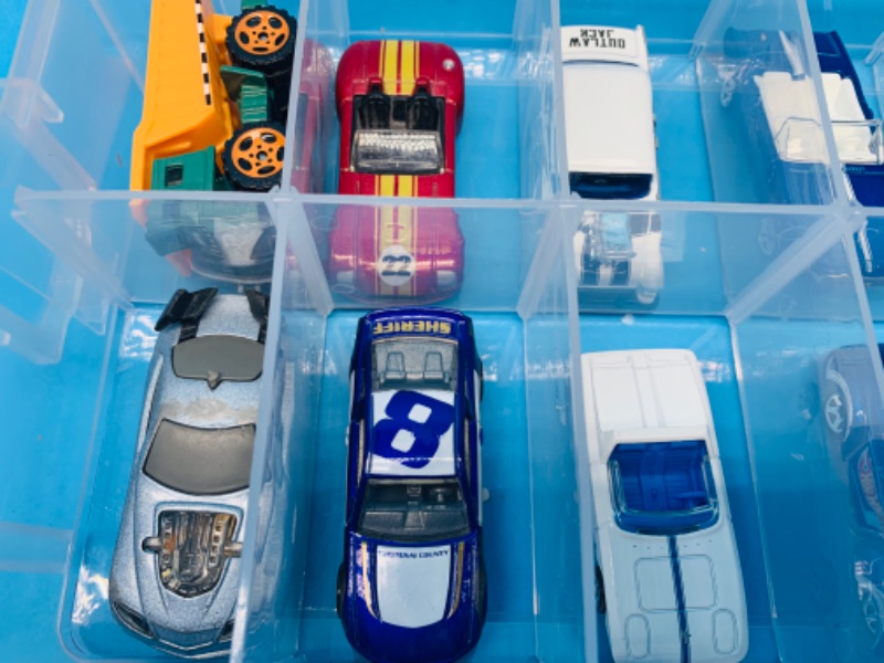 Photo 4 of 988232…10 die cast cars in case