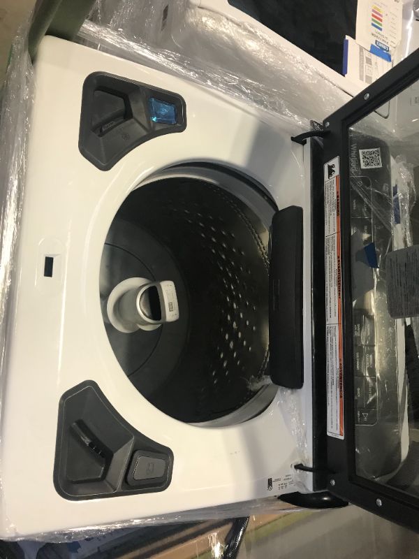 Photo 3 of Whirlpool Smart Capable w/Load and Go 5.3-cu ft High Efficiency Impeller and Agitator Smart Top-Load Washer (Chrome Shadow) ENERGY STAR