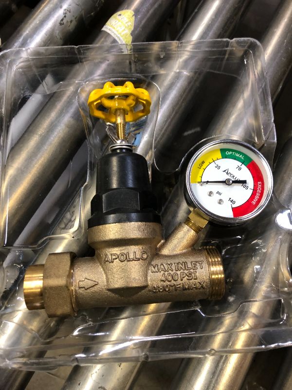 Photo 2 of 1/2 in. FNPT x 3/4 in. MNPT Lead Free Bronze Pressure Reducing Valve with Gauge
