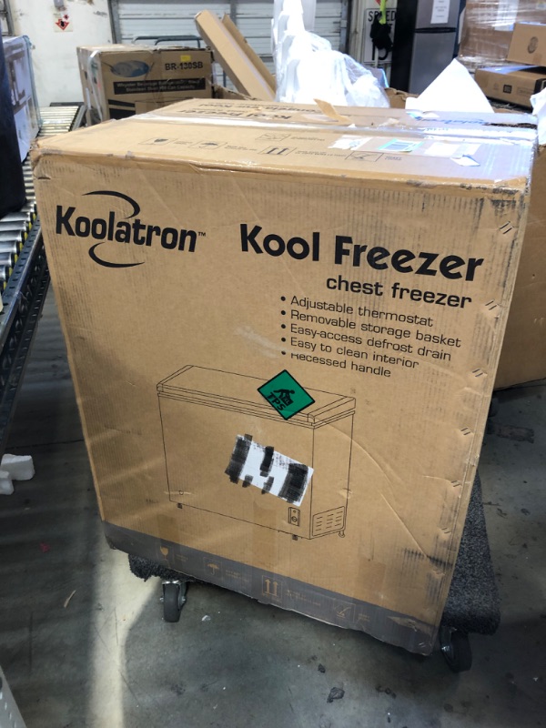 Photo 2 of Koolatron 5.5 Cu ft White Chest Freezer KTCF155