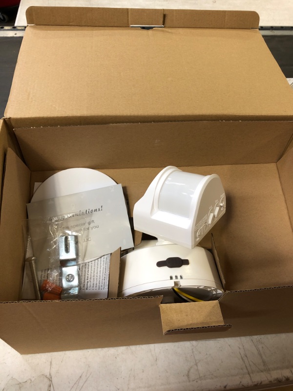 Photo 2 of JJC Dual Head LED Security Lights Outdoor with Motion Sensor, 3000K/4000K/5000K 3 Color Temperature Selectable, 32W, 3700LM, IP65 Waterproof, Exterior Flood Light for Garage, Yard (Not Solar Powered)
