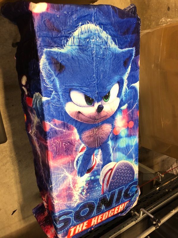 Photo 1 of  Little kid's microfiber throw blanket Sonic