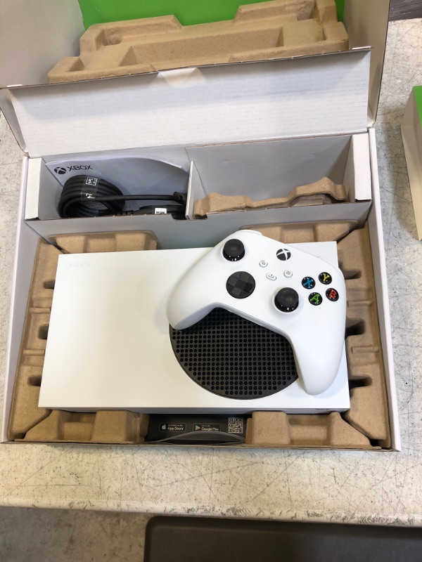 Photo 5 of Xbox Series S - Bonus Content Featuring Fortnite, Rocket League, Fall Guys Xbox Series S Free Content Console Only