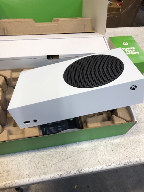 Photo 3 of Xbox Series S - Bonus Content Featuring Fortnite, Rocket League, Fall Guys Xbox Series S Free Content Console Only