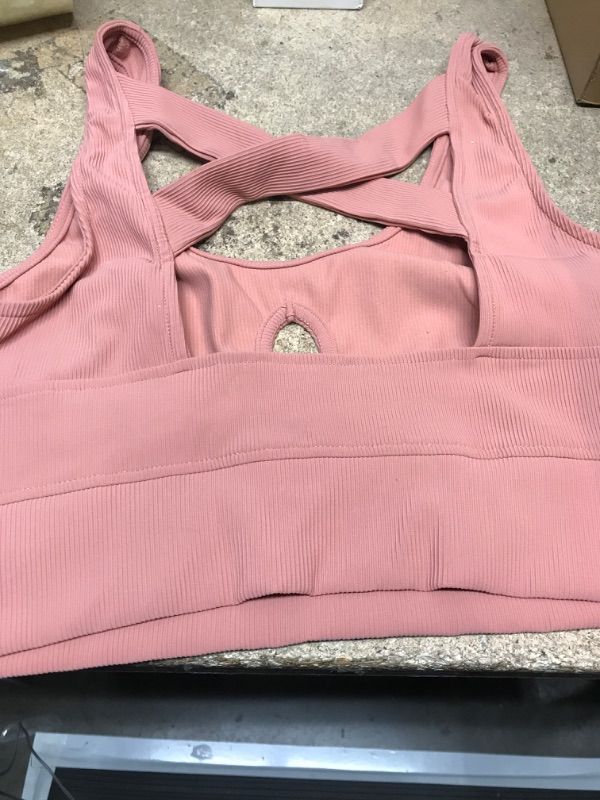 Photo 2 of Women's athletic Top XXL